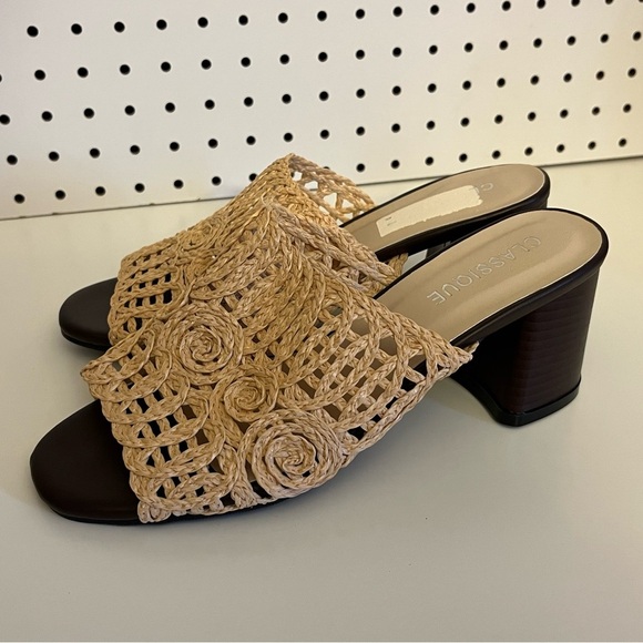 Classique Woven Heeled Sandals - Picture 2 of 15